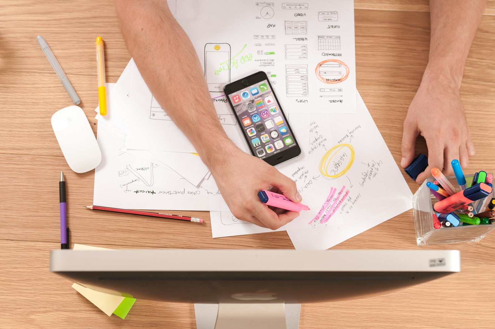 google ads anahtar kelime stratejisi için reklam yöneticisi ve keyword araştırması
