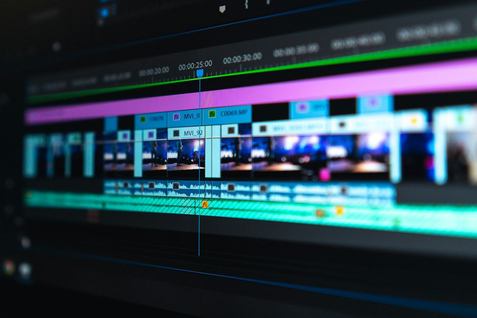 kısa video stratejisi için telefonda reels ve shorts içerik üretimi
