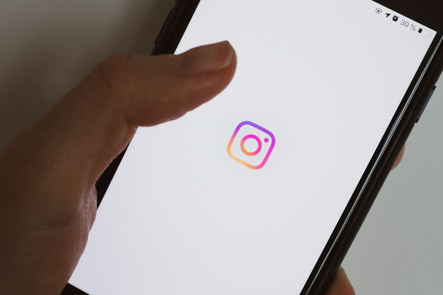 Instagram algoritma güncellemesini temsil eden görsel