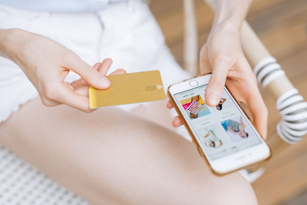Google native checkout ile online alışveriş yapan kullanıcı