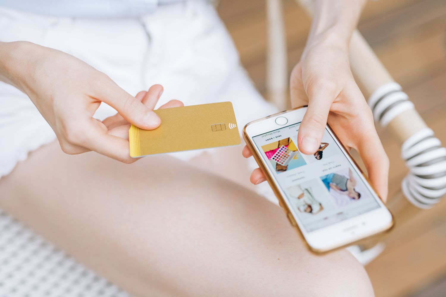 Google native checkout ile online alışveriş yapan kullanıcı