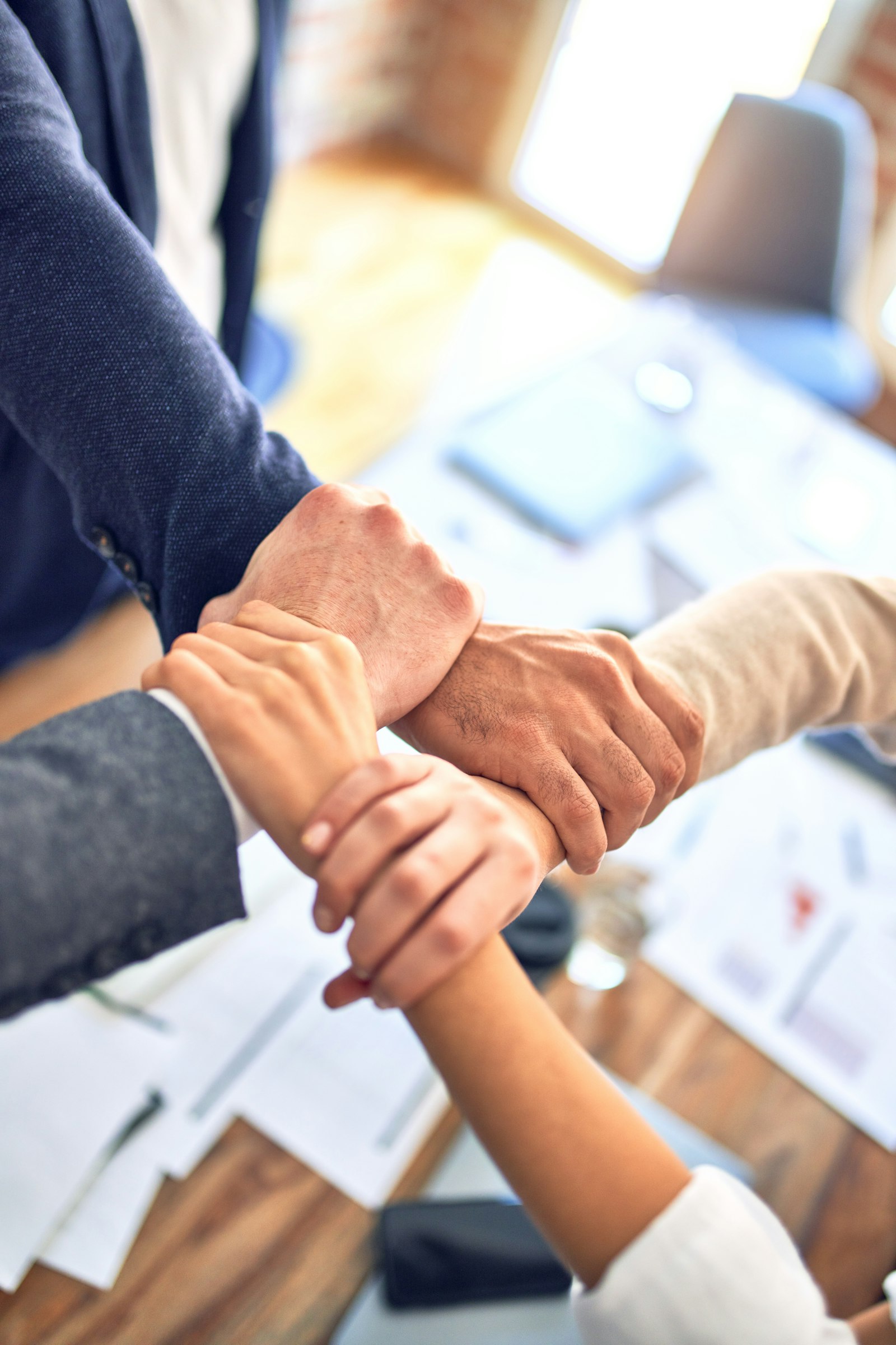 influencer brief hazırlama için yaratıcı ekip beyin fırtınası ve strateji toplantısı