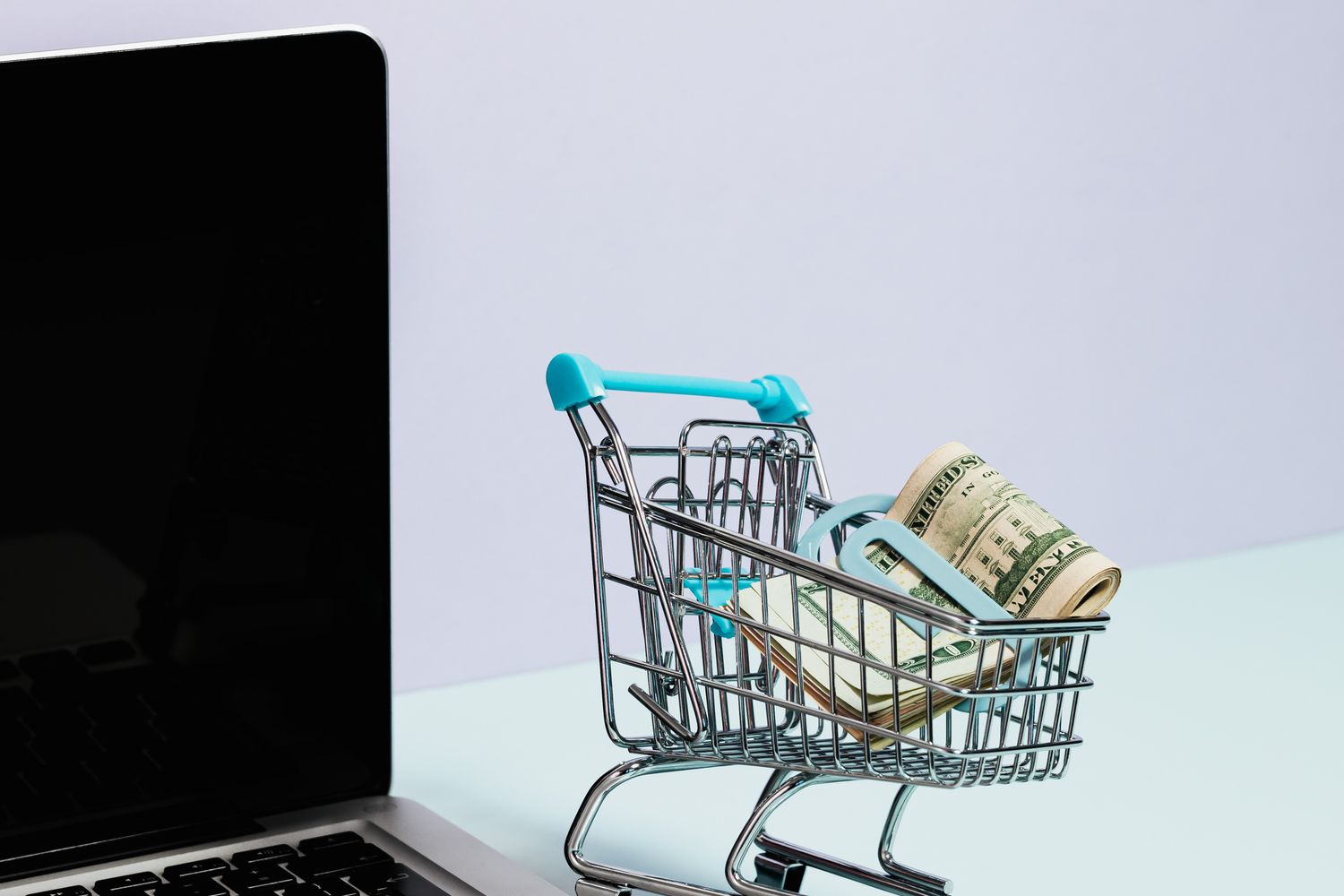 E-ticaret satıcısı - Amazon Seller Assistant yapay zeka eklentisi